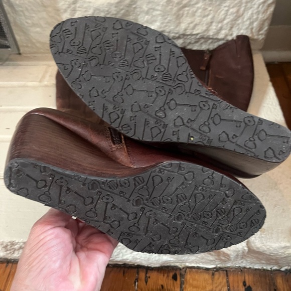 Fossil Wedge Heel Boots EUC 9.5 - Picture 2 of 9